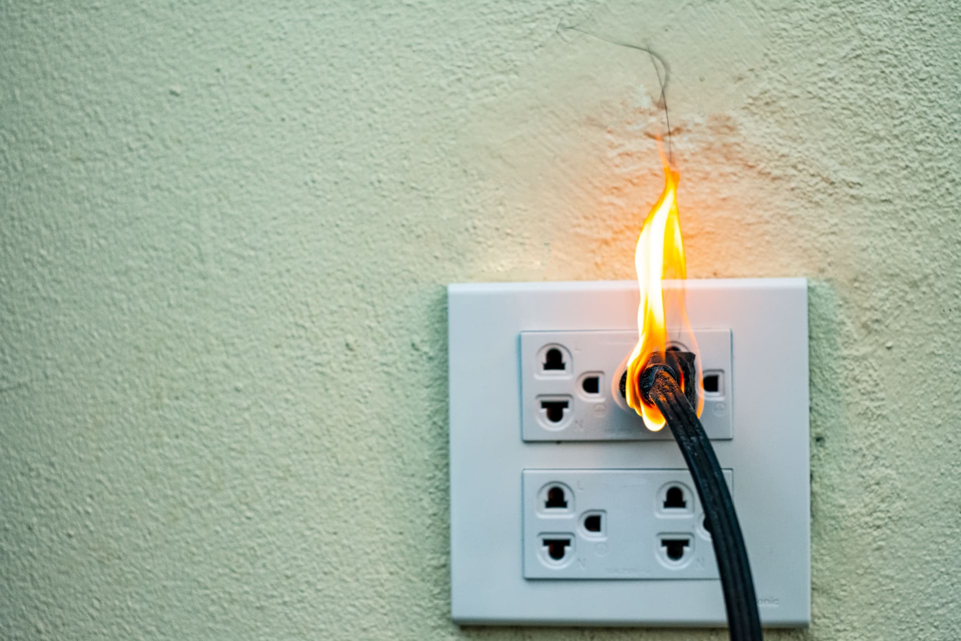 How to Spot Electrical Issues Before They Become Major Problems